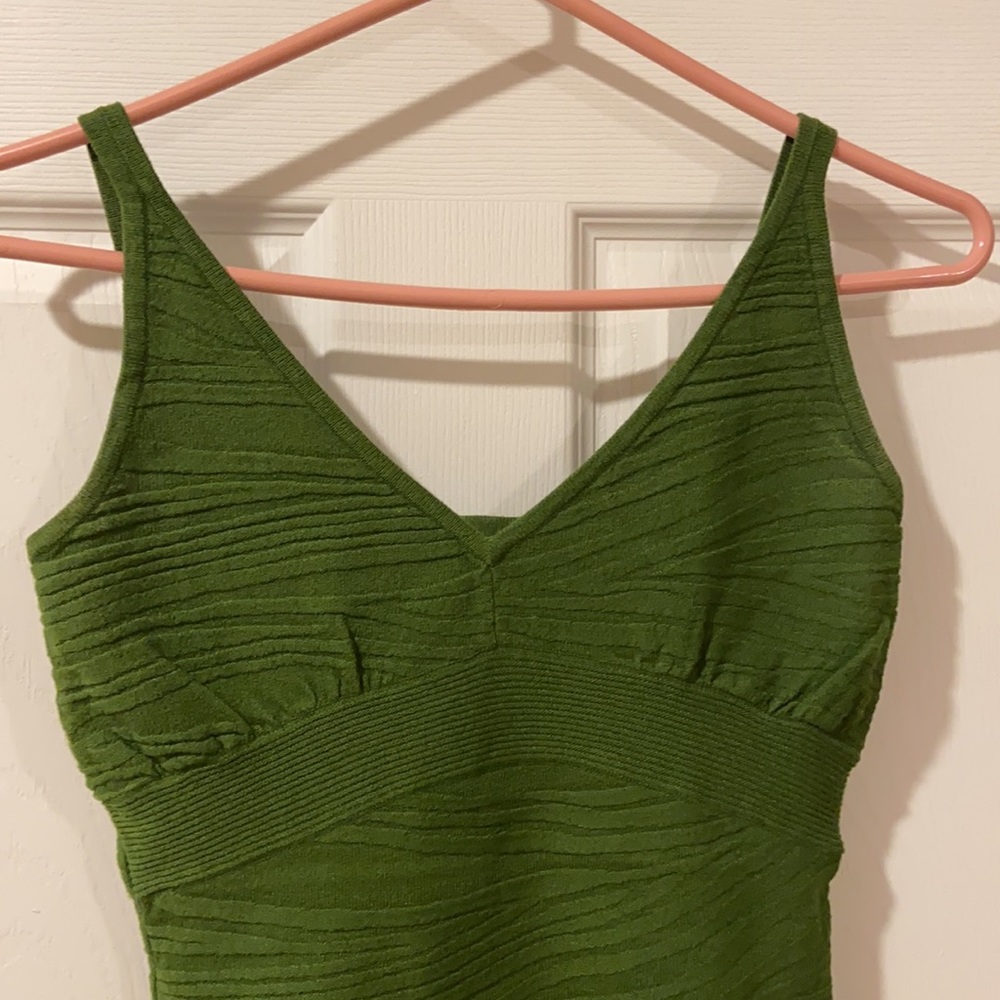 Cache V-Neck Green Textured Tank Top Size XS - Picture 2 of 8